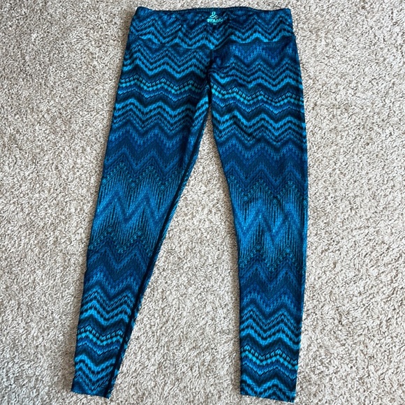 PrAna Women’s Leggings Pants Capri Sz Medium Stretch Activewear Geometri… - Picture 1 of 7